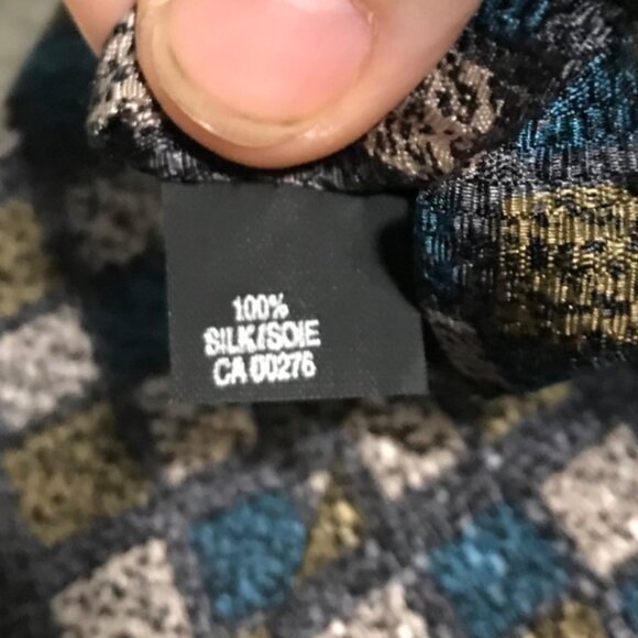 American Essentials 100% Silk Tie With Geometric Checkered Design Necktie - Picture 4 of 4